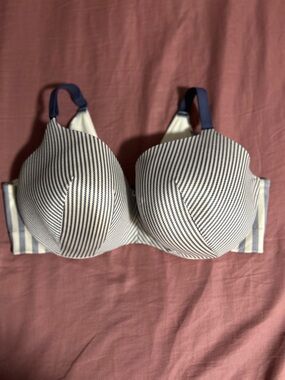 Cacique Navy and White Striped T-Shirt Bra Size 44DDD